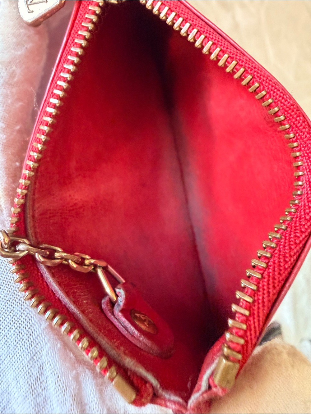 Louis Vuitton Red Epi Leather Key Cles/Pouch with Gold Hardware - Picture 13 of 16